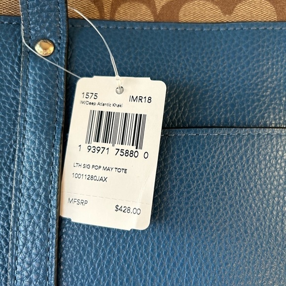 Coach NWT Large Tote Pebble Leather and Signature Print at Top Zippered Opening - Picture 10 of 14